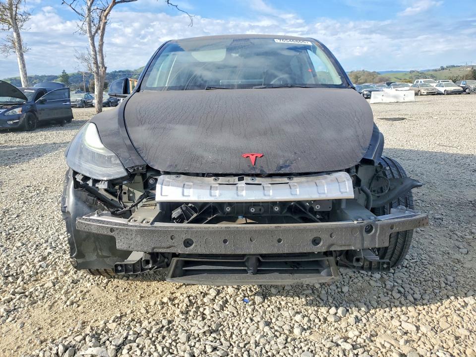 76546865 :رقم المزاد ، 7SAYGDEE5PF699182 vin ، 2023 Tesla Model Y مزاد بيع