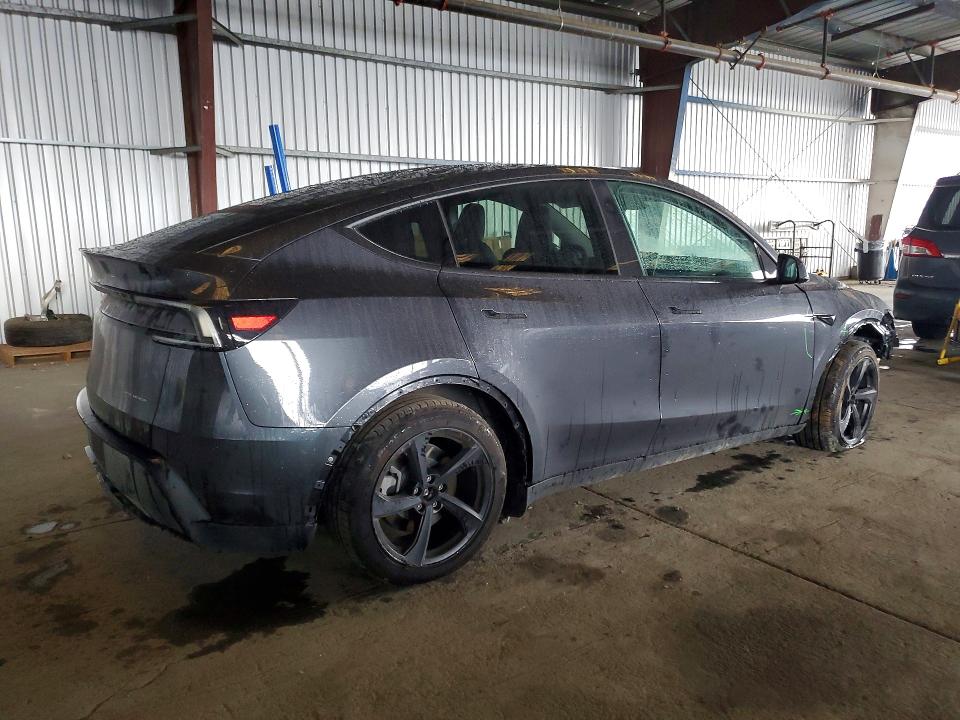 75558195 :رقم المزاد ، 7SAYGDEE6TF358979 vin ، 2026 Tesla Model Y مزاد بيع