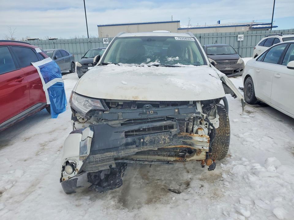76358555 :رقم المزاد ، JA4AZ2A36JZ600561 vin ، 2018 Mitsubishi Outlander مزاد بيع