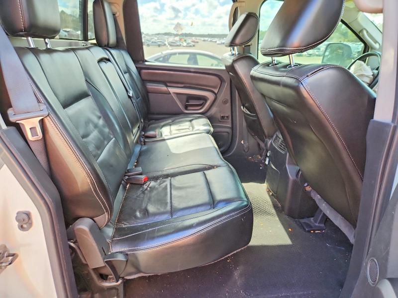 76447515 :رقم المزاد ، 1N6BA0EC3FN501966 vin ، 2015 Nissan Titan مزاد بيع