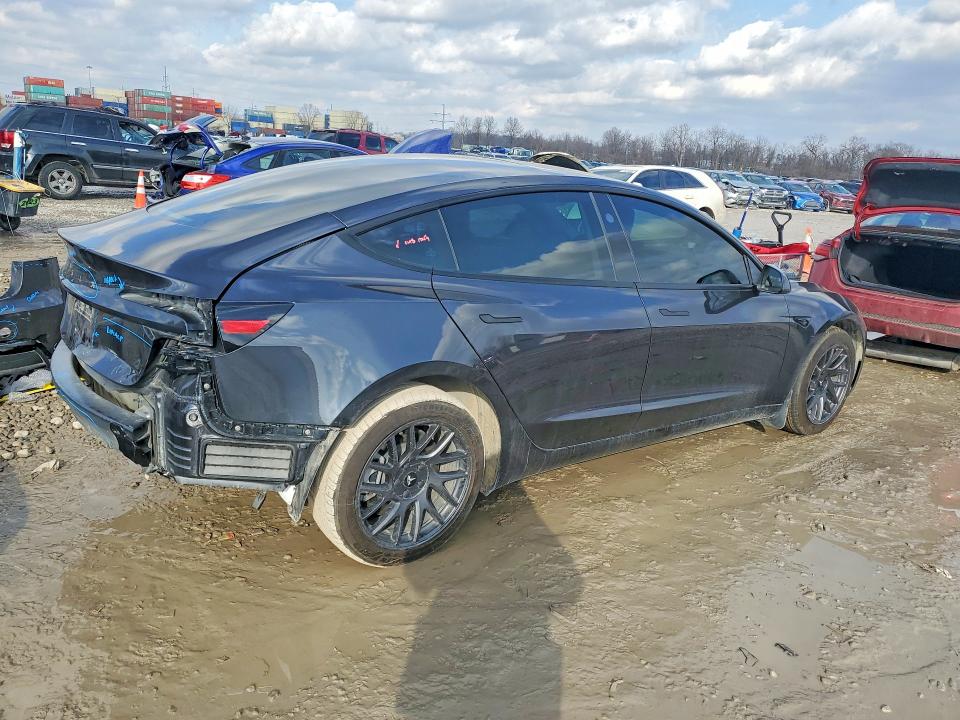 78049705 :رقم المزاد ، 5YJ3E1EA8SF021267 vin ، 2025 Tesla Model 3 مزاد بيع