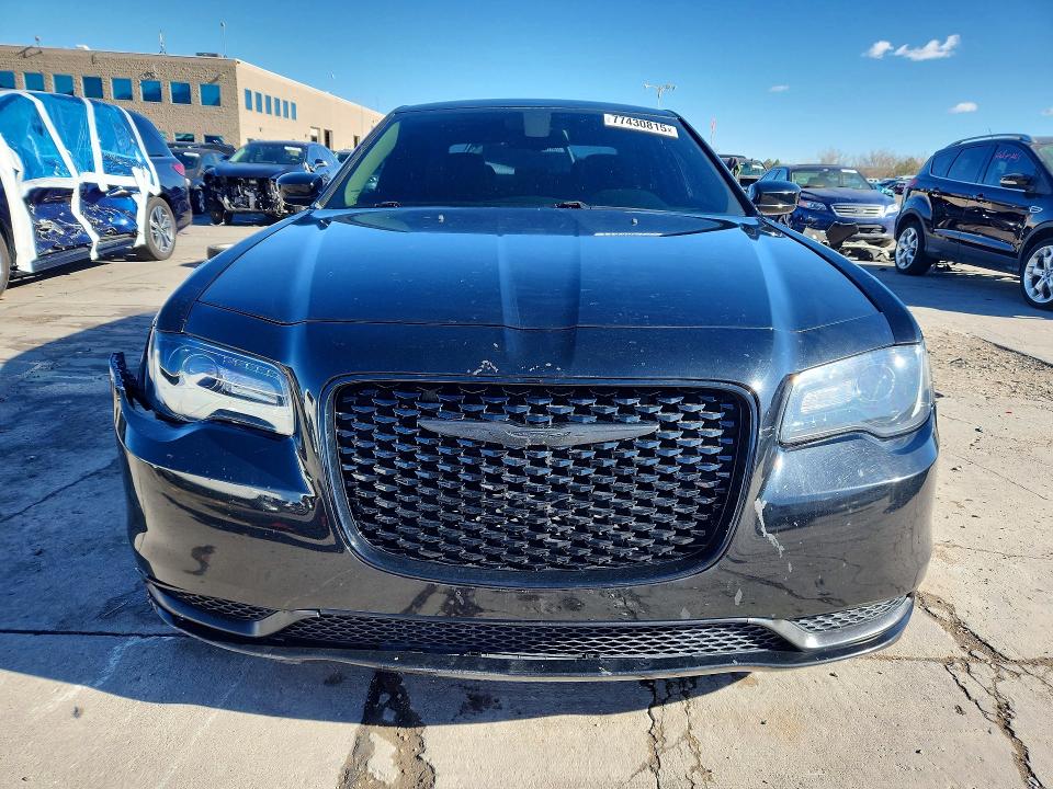 Продаж на аукціоні авто 2016 Chrysler 300, vin: 2C3CCAAG5GH306353, номер лоту: 77430815