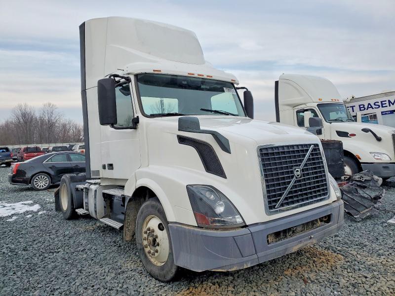 Продаж на аукціоні авто 2018 Volvo Vnl, vin: 4V4N39TGXJN892471, номер лоту: 72855345