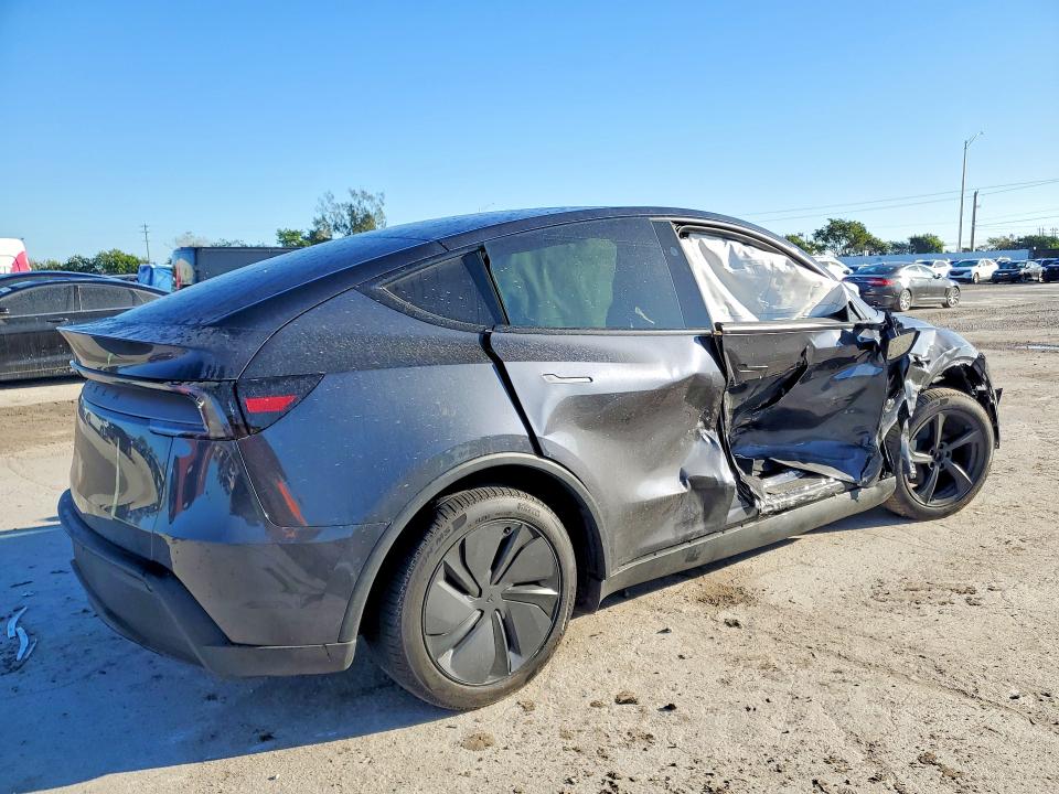75942615 :رقم المزاد ، 7SAYGDED1TA474336 vin ، 2026 Tesla Model Y مزاد بيع