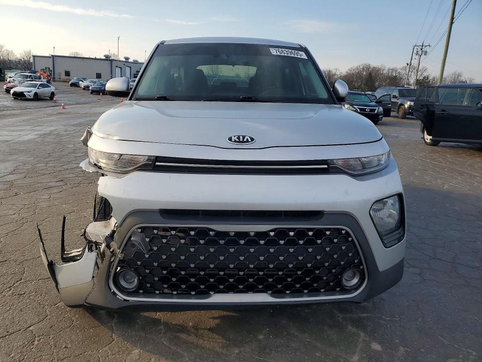 76839695 :رقم المزاد ، KNDJ33AU3M7737141 vin ، 2021 Kia Soul مزاد بيع