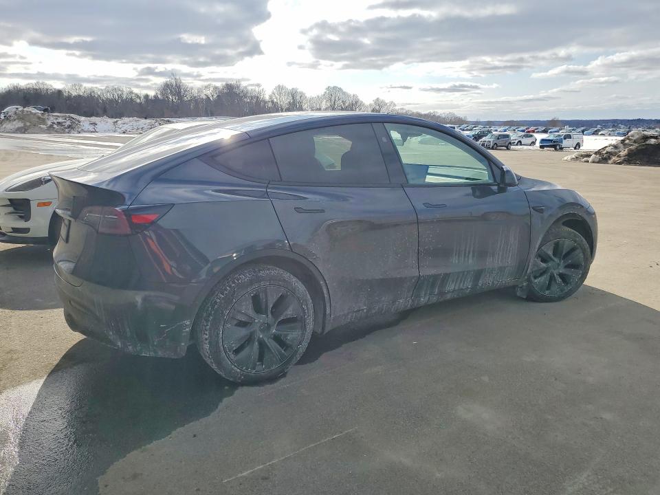 2025 Tesla Model Y მანქანა იყიდება აუქციონზე, vin: 7SAYGDED1SF231787, აუქციონის ნომერი: 77358365