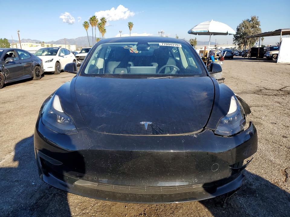 2022 Tesla Model 3 მანქანა იყიდება აუქციონზე, vin: 5YJ3E1EA4NF373363, აუქციონის ნომერი: 77094315