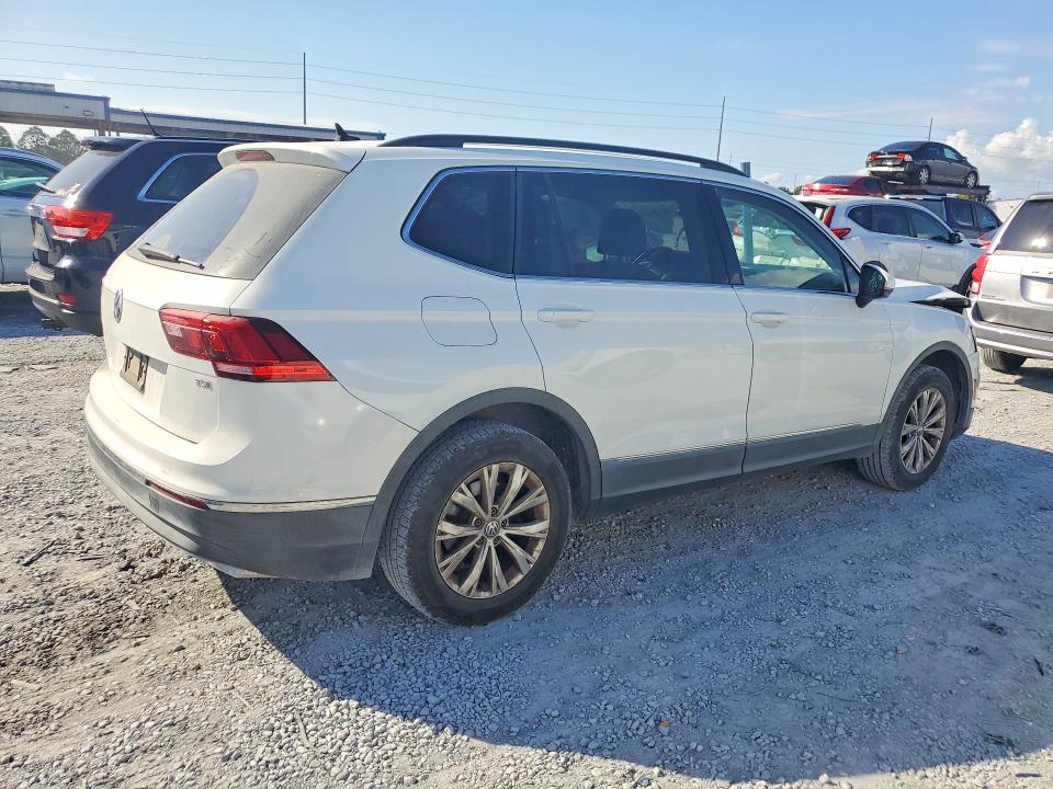 76216455 :رقم المزاد ، 3VV3B7AXXJM026682 vin ، 2018 Volkswagen Tiguan مزاد بيع