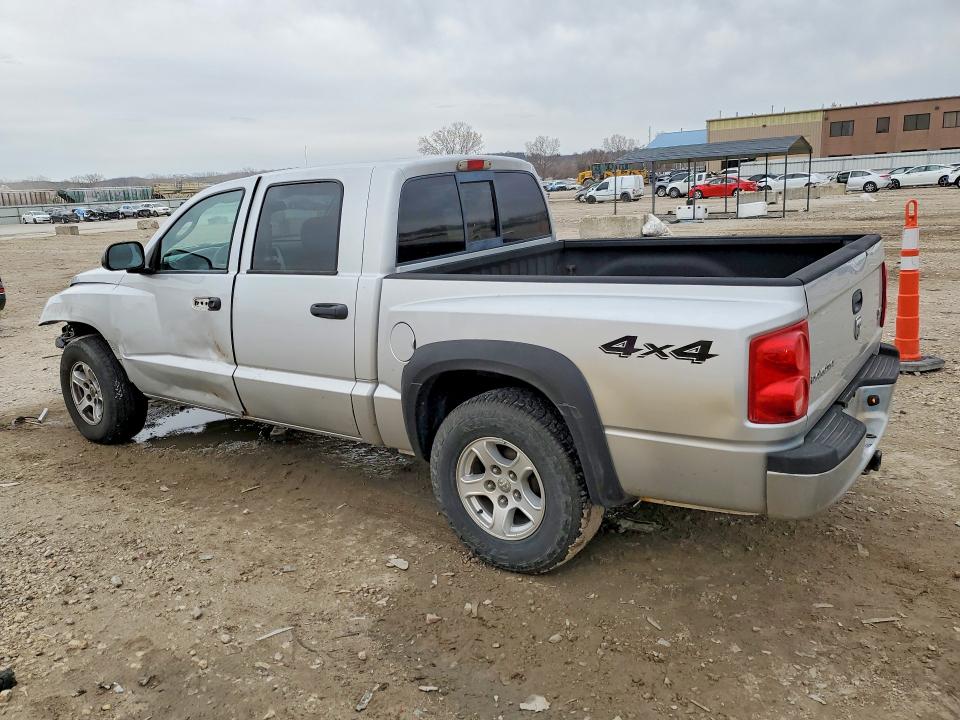 2005 Dodge Dakota მანქანა იყიდება აუქციონზე, vin: 1D7HW58NX5S200321, აუქციონის ნომერი: 77923385