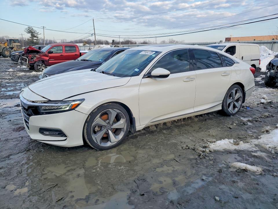 Продаж на аукціоні авто 2018 Honda Accord, vin: 1HGCV1F96JA186683, номер лоту: 77484135