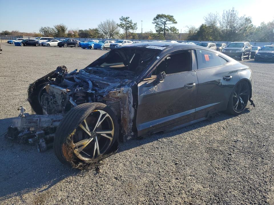 Продажа на аукционе авто 2022 Audi E-tron Gt, vin: WAUCJBFW5N7002758, номер лота: 76935485