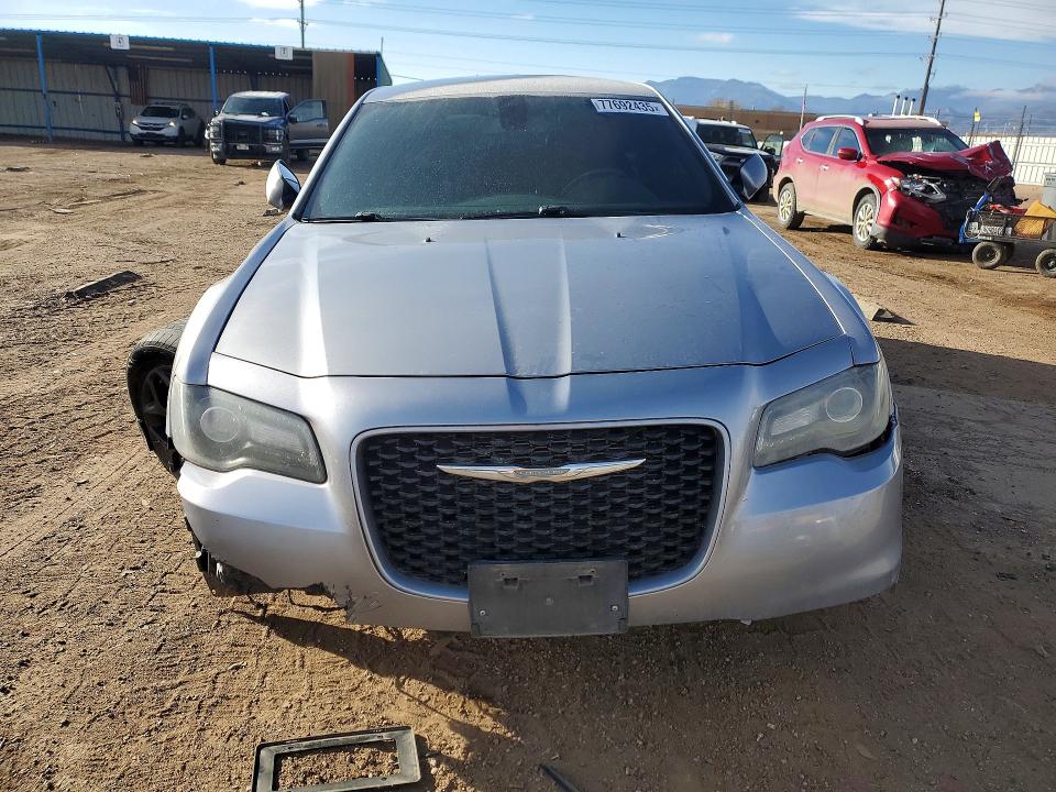 77692435 :رقم المزاد ، 2C3CCAGG7JH240760 vin ، 2018 Chrysler 300 مزاد بيع