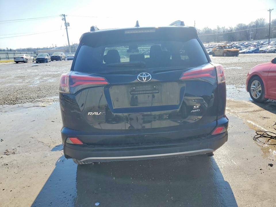 Продажа на аукционе авто 2018 Toyota Rav4, vin: 2T3JFREV0JW806526, номер лота: 76639975