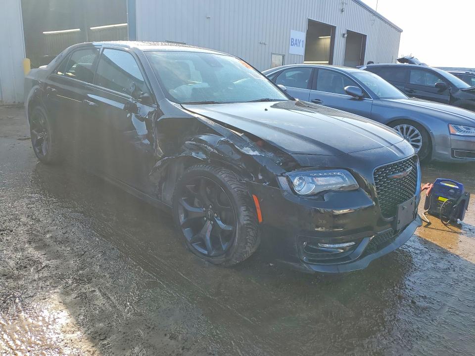 2021 Chrysler 300 მანქანა იყიდება აუქციონზე, vin: 2C3CCABT4MH660176, აუქციონის ნომერი: 76925835