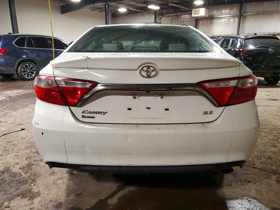 73635285 :رقم المزاد ، 4T1BF1FK4HU784558 vin ، 2017 Toyota Camry مزاد بيع