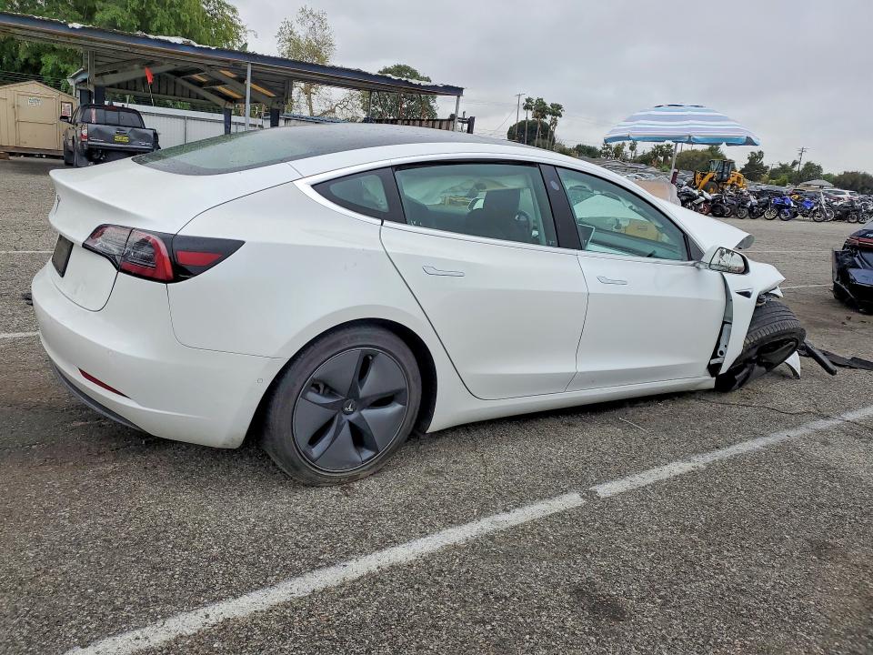 78041585 :رقم المزاد ، 5YJ3E1EA0KF310577 vin ، 2019 Tesla Model 3 مزاد بيع