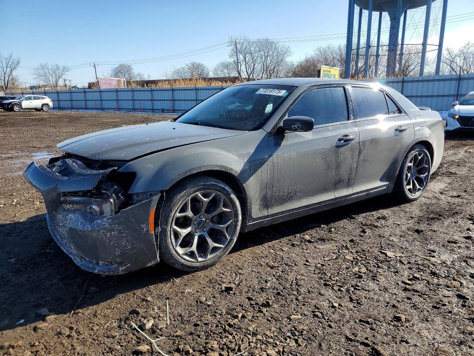 77018175 :رقم المزاد ، 2C3CCABG0JH140412 vin ، 2018 Chrysler 300 مزاد بيع