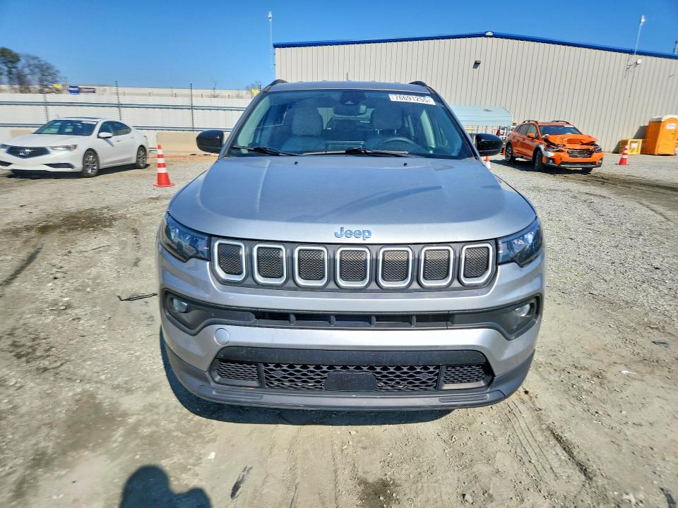 76691255 :رقم المزاد ، 3C4NJDBBXNT118754 vin ، 2022 Jeep Compass مزاد بيع