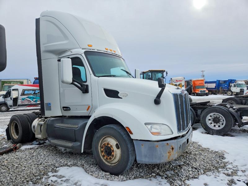 Продажа на аукционе авто 2018 Peterbilt 579, vin: 1XPBA48X7JD446427, номер лота: 77527075