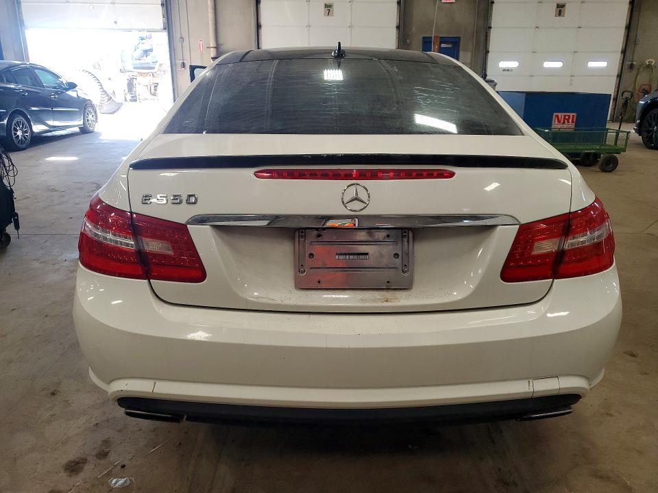 77427625 :رقم المزاد ، WDDKJ7CB5AF004450 vin ، 2010 Mercedes-benz E مزاد بيع