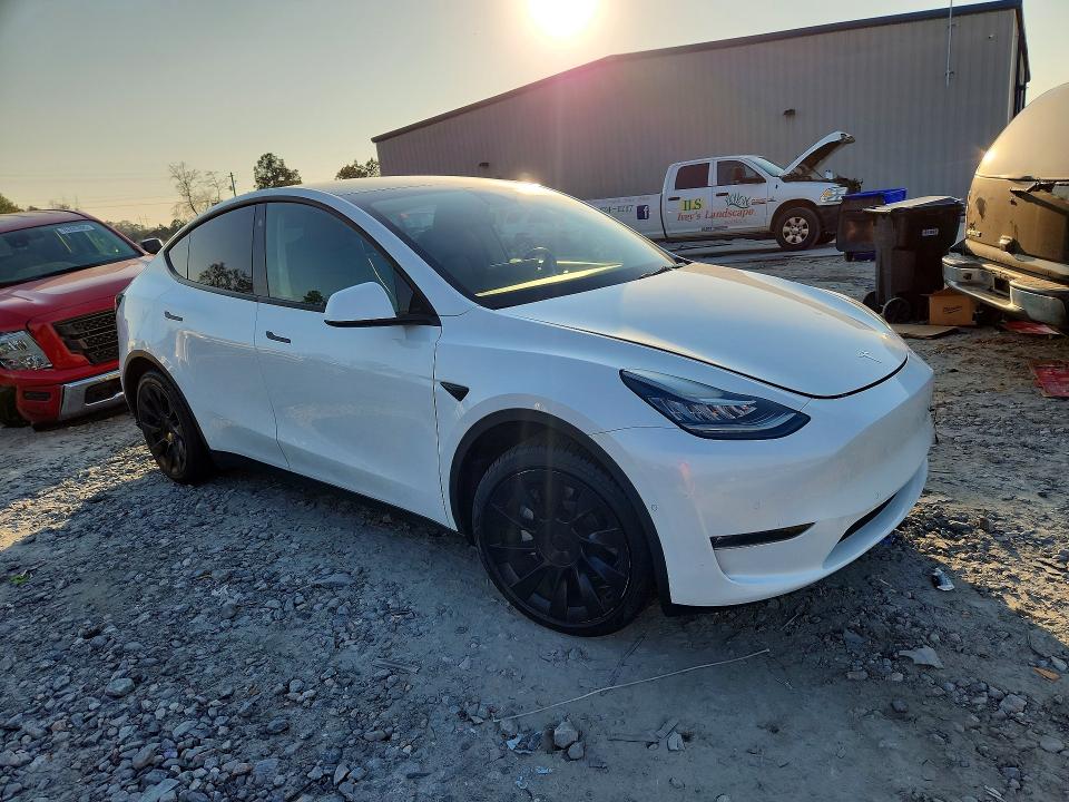 Продажа на аукционе авто 2022 Tesla Model Y, vin: 7SAYGDEEXNF364089, номер лота: 76716125