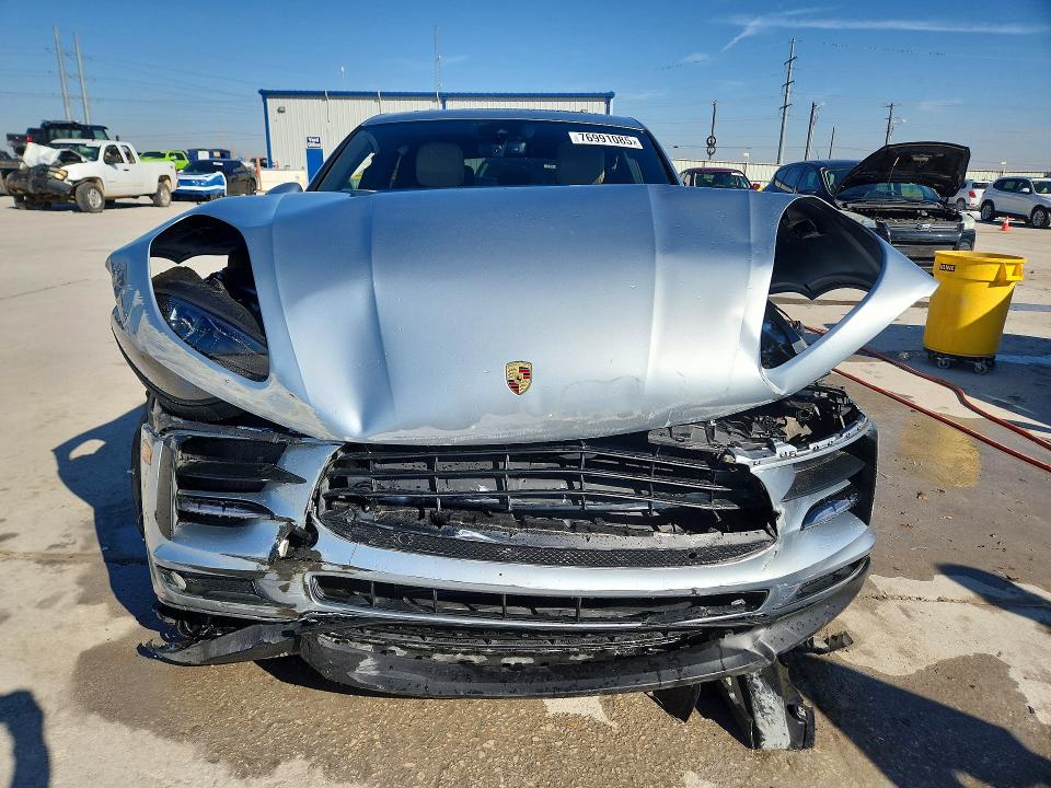 76991085 :رقم المزاد ، WP1AA2A50LLB13343 vin ، 2020 Porsche Macan مزاد بيع
