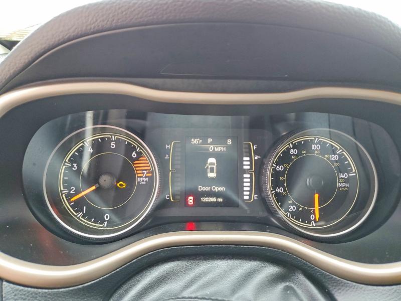 77708665 :رقم المزاد ، 1C4PJMCB3HW608703 vin ، 2017 Jeep Cherokee مزاد بيع