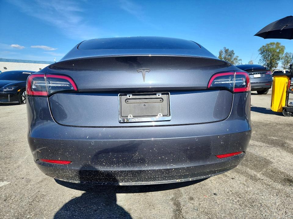 78454585 :رقم المزاد ، 5YJ3E1EBXMF995358 vin ، 2021 Tesla Model 3 مزاد بيع
