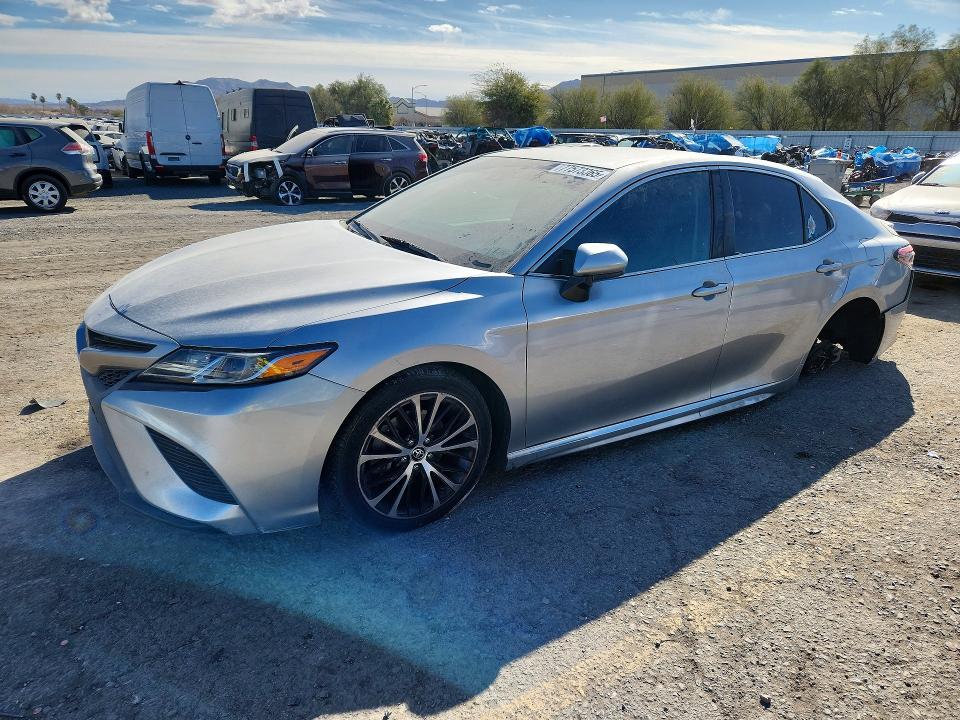 Auction sale of the 2018 Toyota Camry, vin: 4T1B11HK2JU095975, lot number: 77573365
