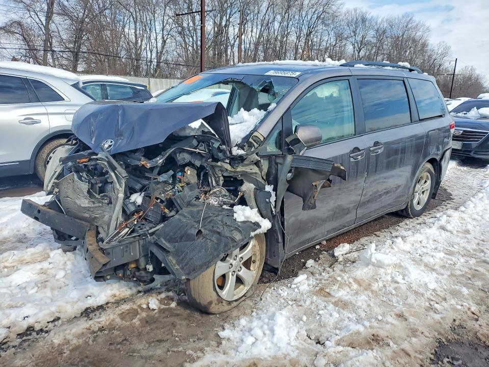 2014 Toyota Sienna მანქანა იყიდება აუქციონზე, vin: 5TDKK3DC1ES523413, აუქციონის ნომერი: 78695875