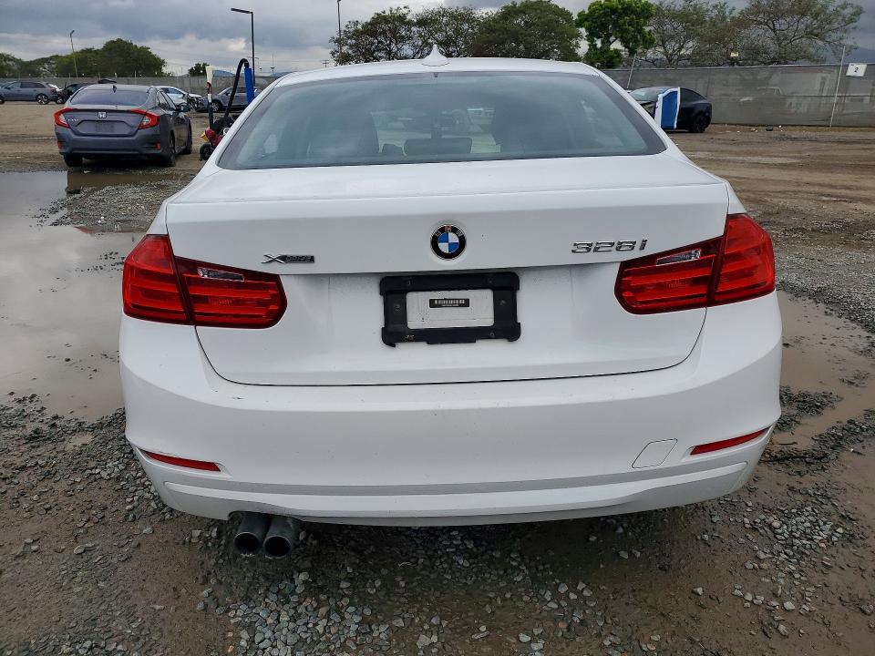 2014 Bmw 328 მანქანა იყიდება აუქციონზე, vin: WBA3B5C58EF959286, აუქციონის ნომერი: 77955365