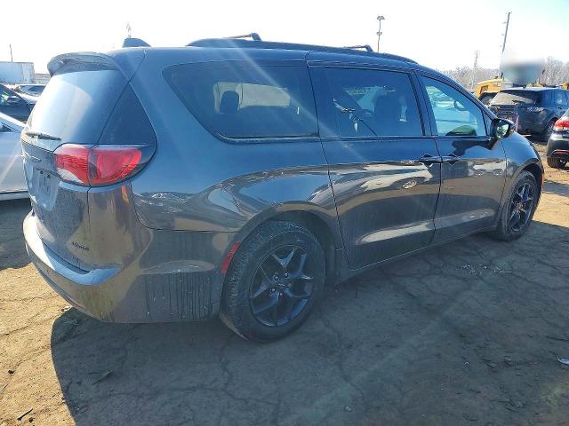 76967645 :رقم المزاد ، 2C4RC1GG2KR678944 vin ، 2019 Chrysler Pacifica مزاد بيع