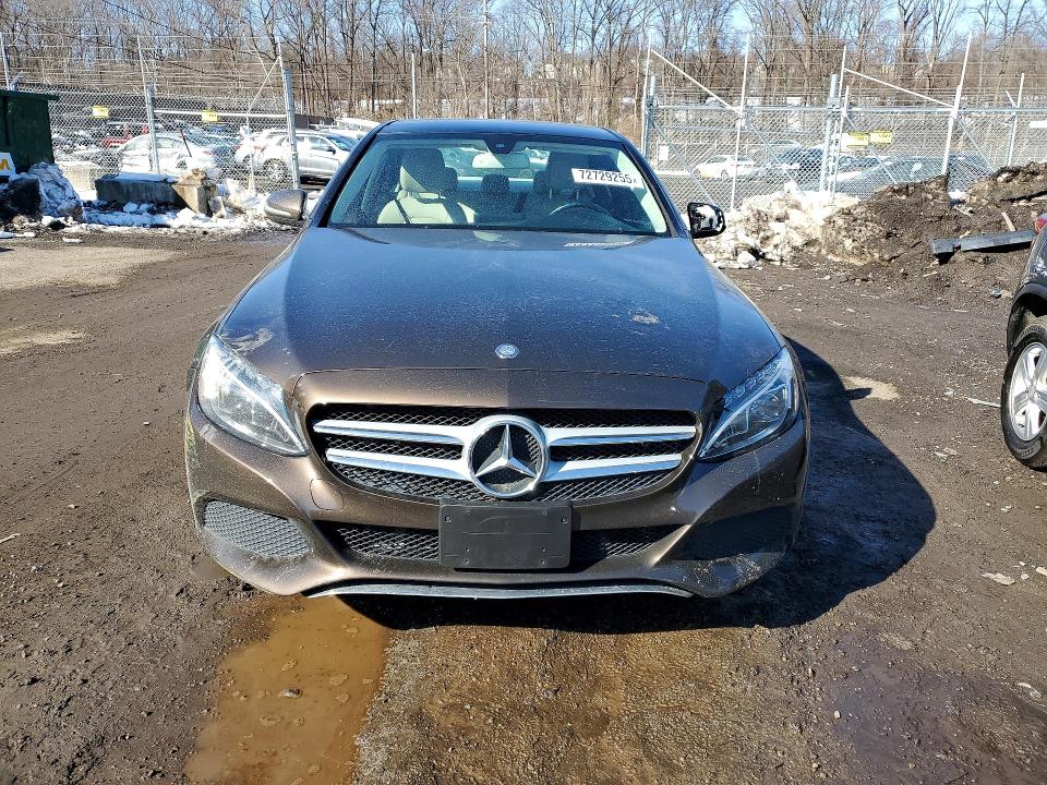 72729255 :رقم المزاد ، 55SWF4KB3FU028608 vin ، 2015 Mercedes-benz C مزاد بيع
