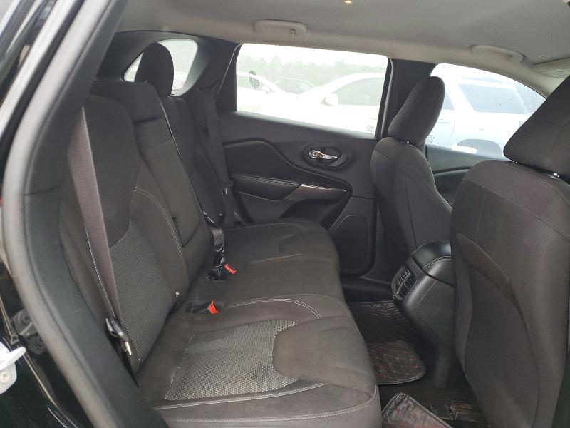 77950645 :رقم المزاد ، 1C4PJMCBXKD121730 vin ، 2019 Jeep Cherokee مزاد بيع