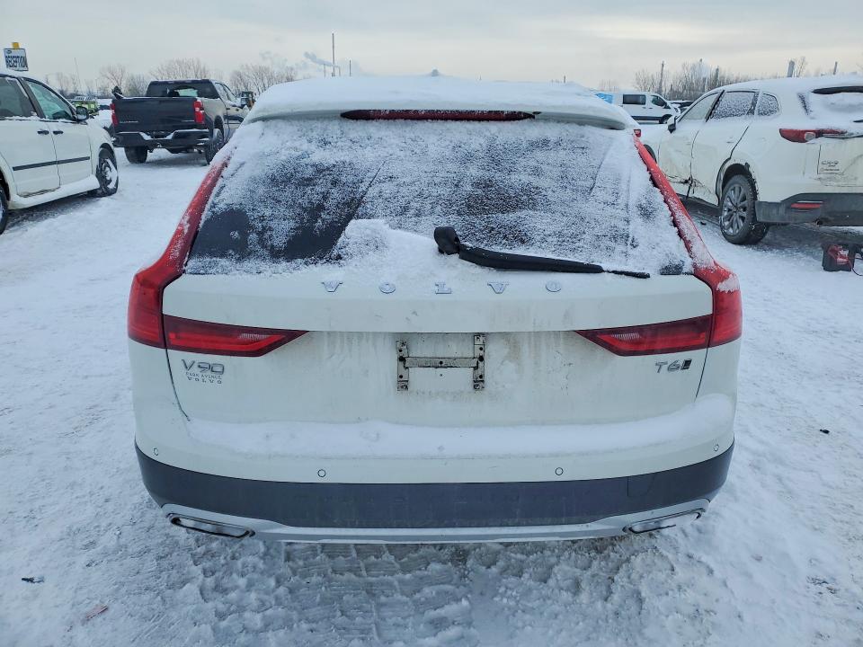 Продаж на аукціоні авто 2018 Volvo V90 Cross Country, vin: YV4A22NL1J1015256, номер лоту: 73330025