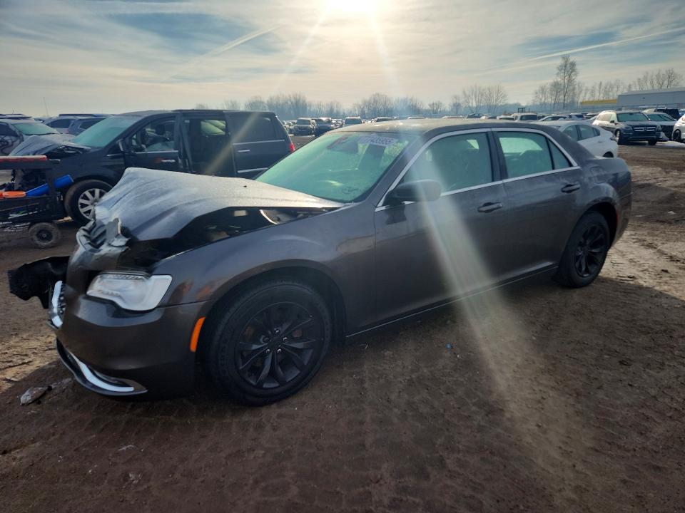 2016 Chrysler 300 მანქანა იყიდება აუქციონზე, vin: 2C3CCAAG0GH230170, აუქციონის ნომერი: 77435955