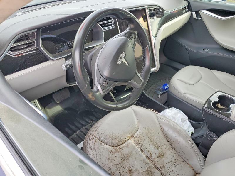 2015 Tesla Model S მანქანა იყიდება აუქციონზე, vin: 5YJSA1E20FF103984, აუქციონის ნომერი: 78514335