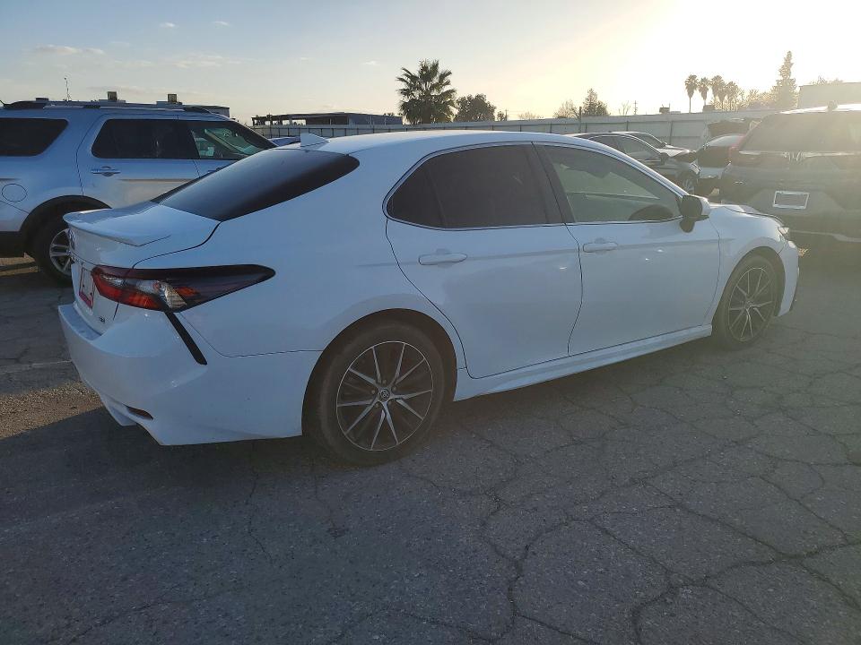 Auction sale of the 2021 Toyota Camry, vin: 4T1G11AK3MU591534, lot number: 77212205