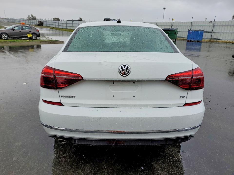 77551625 :رقم المزاد ، 1VWAA7A38JC008055 vin ، 2018 Volkswagen Passat مزاد بيع