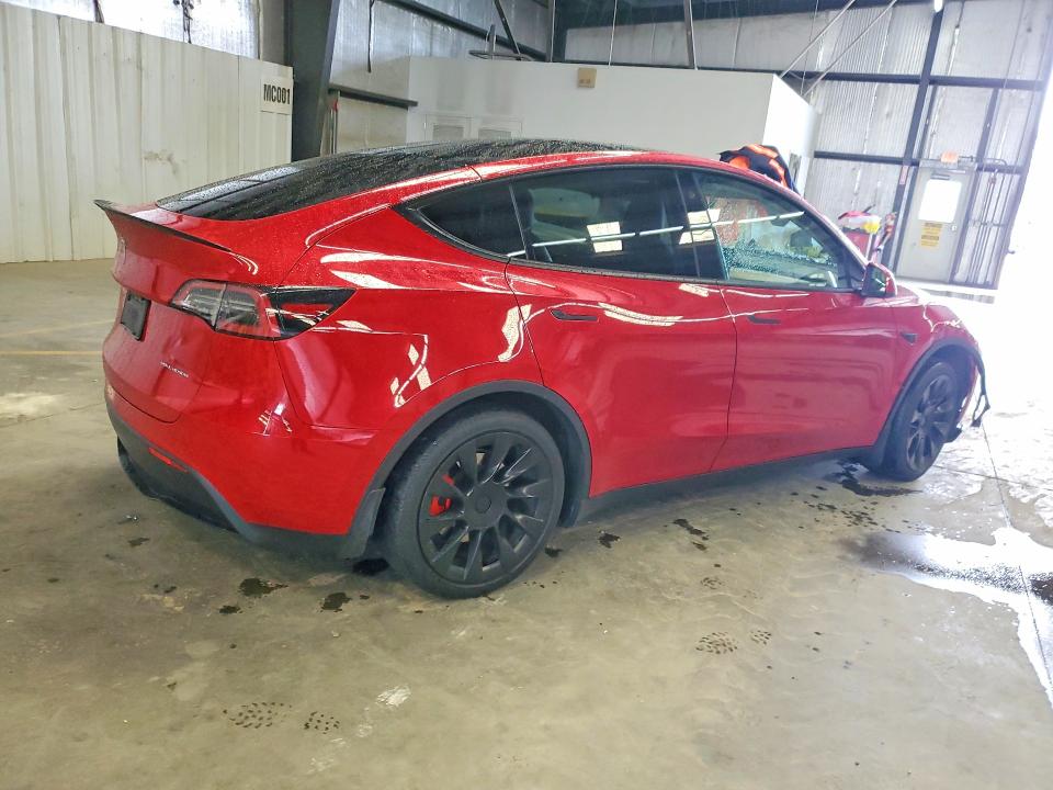 78095485 :رقم المزاد ، 5YJYGAEE1MF194151 vin ، 2021 Tesla Model Y مزاد بيع