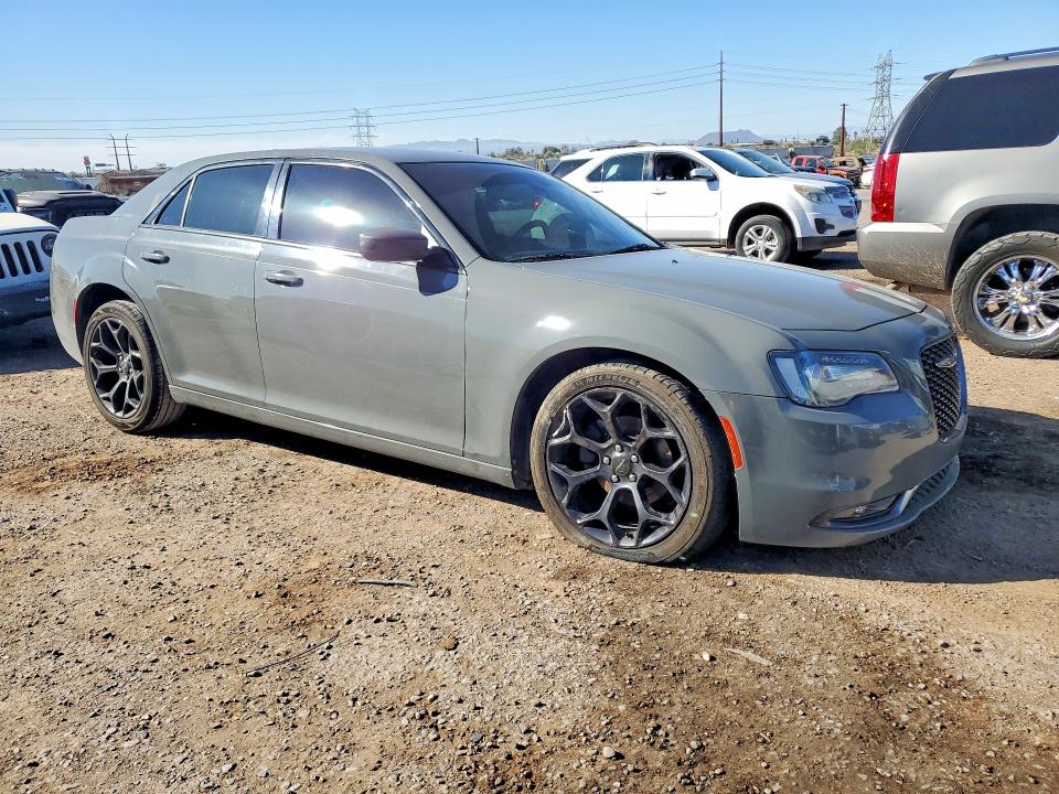Продажа на аукционе авто 2019 Chrysler 300, vin: 2C3CCABG4KH562720, номер лота: 74508465