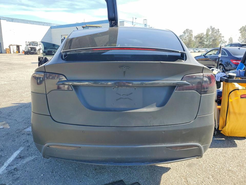 78551195 :رقم المزاد ، 5YJXCBE27LF301446 vin ، 2020 Tesla Model X مزاد بيع