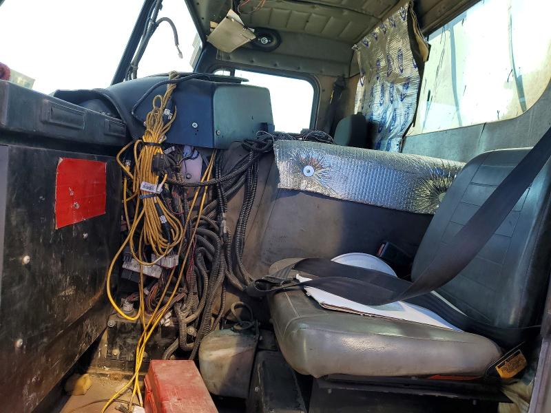 78884375 :رقم المزاد ، 1NPZL00X76D717114 vin ، 2006 Peterbilt Tractor 320 مزاد بيع