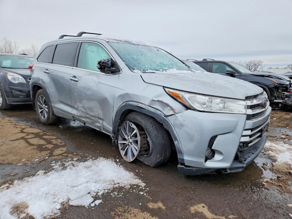 Продаж на аукціоні авто 2017 Toyota Highlander, vin: 5TDJZRFH2HS367146, номер лоту: 76529235