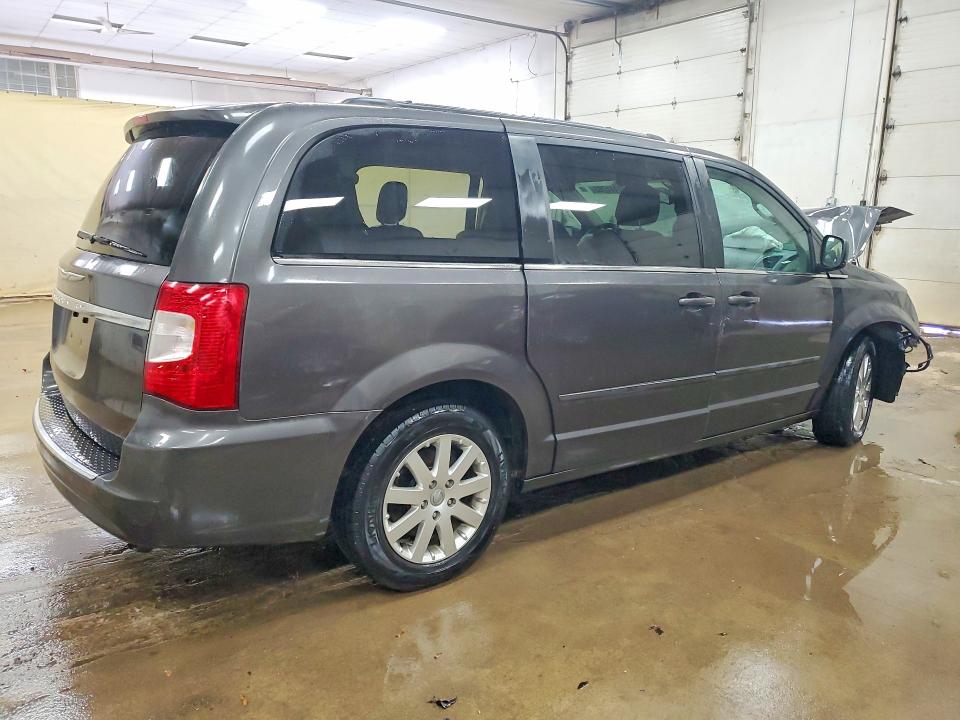 78441765 :رقم المزاد ، 2C4RC1AG0FR676737 vin ، 2015 Chrysler Town & Country مزاد بيع