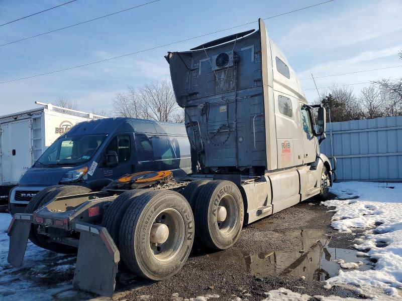 Продажа на аукционе авто 2019 Volv Vn, vin: 4V4NC9EJ2KN197735, номер лота: 76247415