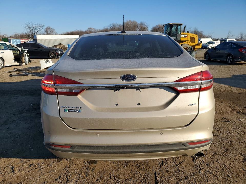 77375395 :رقم المزاد ، 3FA6P0PU1JR106544 vin ، 2018 Ford Fusion مزاد بيع