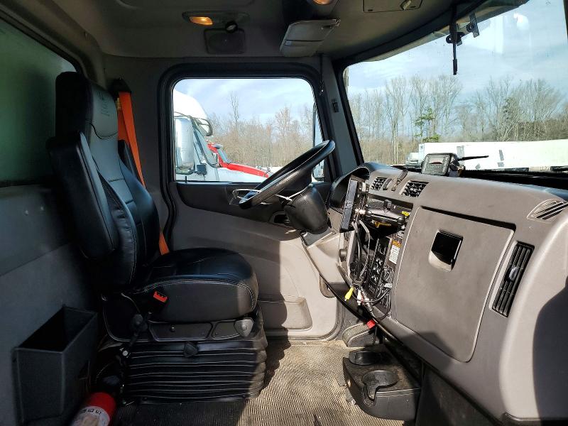 76063115 :رقم المزاد ، 2NP3KM8X8JM482424 vin ، 2018 Peterbilt Tractor 348 مزاد بيع