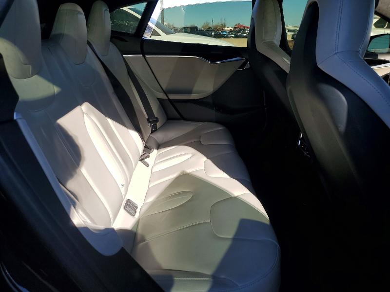 77720815 :رقم المزاد ، 5YJSA1E2XFF102597 vin ، 2015 Tesla Model S مزاد بيع