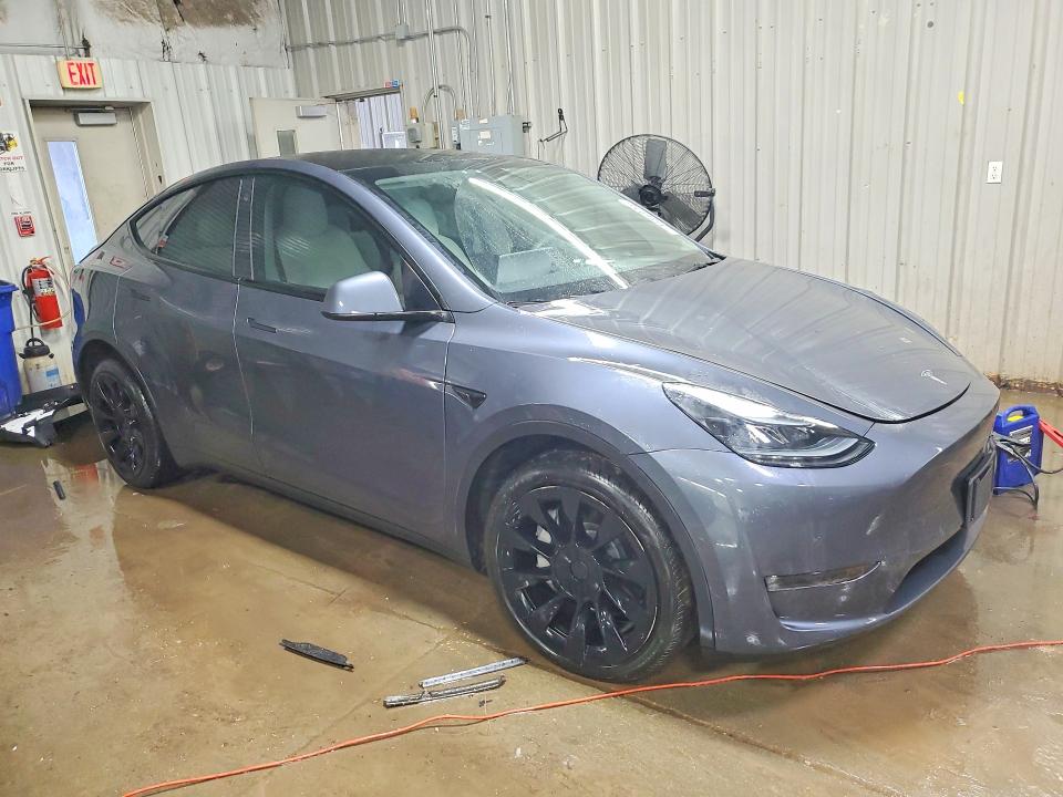 74586945 :رقم المزاد ، 7SAYGDEE4NF522670 vin ، 2022 Tesla Model Y مزاد بيع
